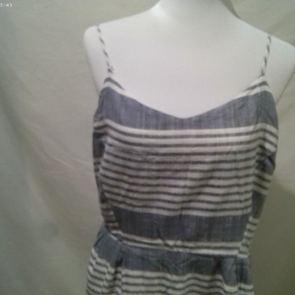Old Navy sundress   Grey w/ white lines   extra Large  sleeveless - Picture 2 of 5